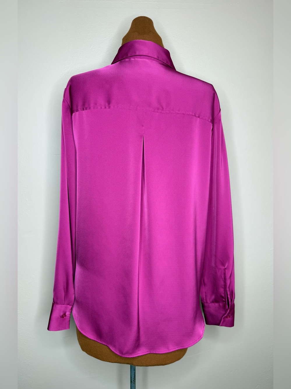Maurices Fuchsia Pink Satiny Button-Down Blouse Long Sleeve Size Medium - Picture 2 of 8
